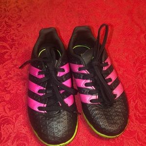 Adidas cleat soccer 👶.Used like new.